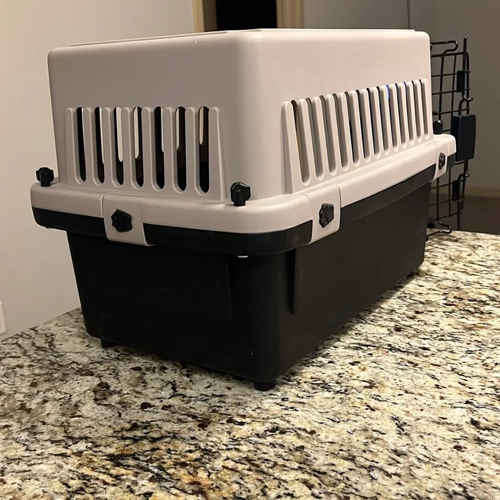Sturdy Cage to transport small dogs, cats, bunnies, gerbals etc